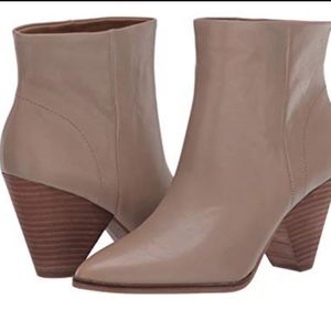 NEW Lucky Brand Munice ankle boot Size 7.5